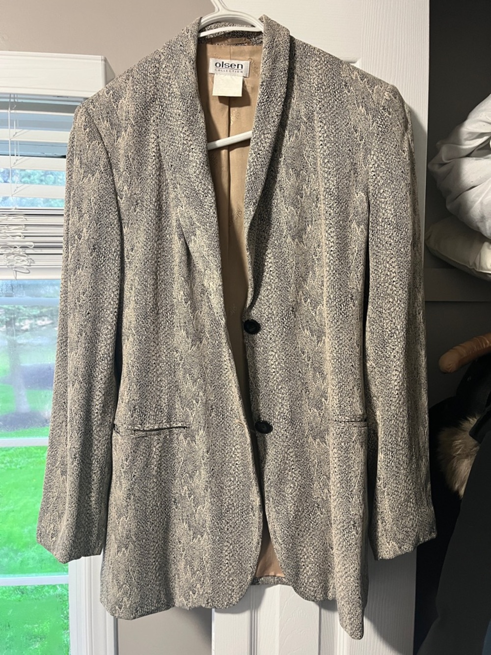 Olsen Snake-Print Single-Breasted Blazer in Gray and Cream